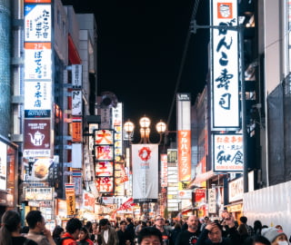 1 minute walk to Dotonbori 5 minute to Kuromon Ichiba Market
